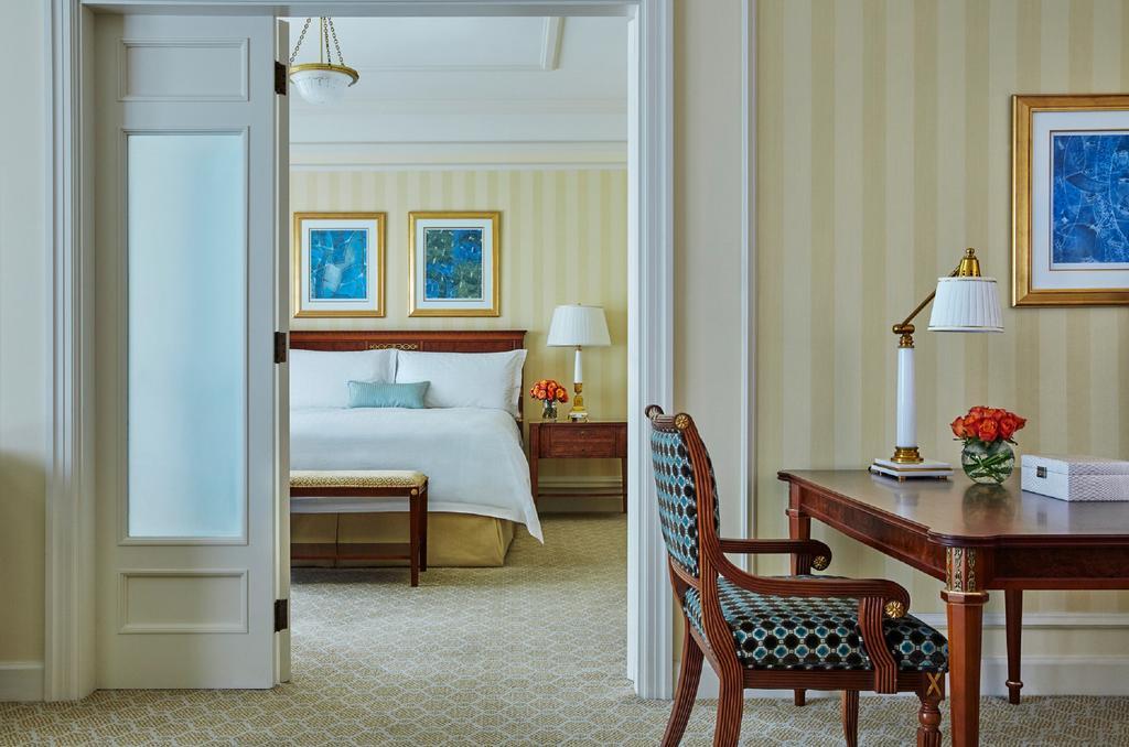 Four Seasons Hotel דוחה מראה חיצוני תמונה A suite at the Four Seasons Hotel