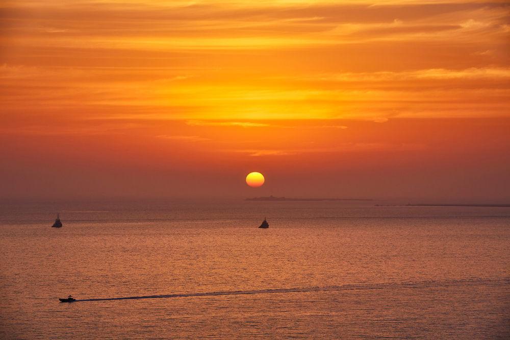 Four Seasons Hotel דוחה מראה חיצוני תמונה Sunset over the Gulf of Naples